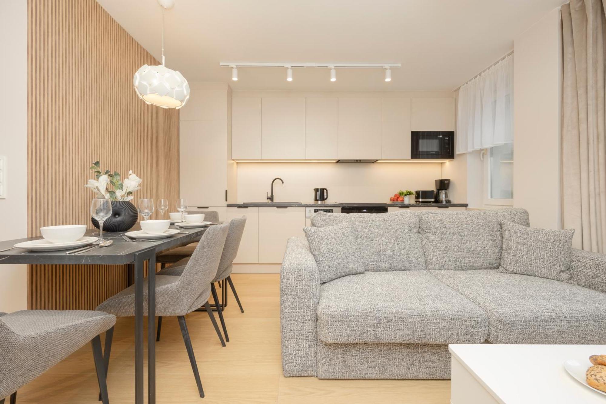 Comfortable Apartment Warsaw Wola & Balcony By Noclegi Renters ภายนอก รูปภาพ